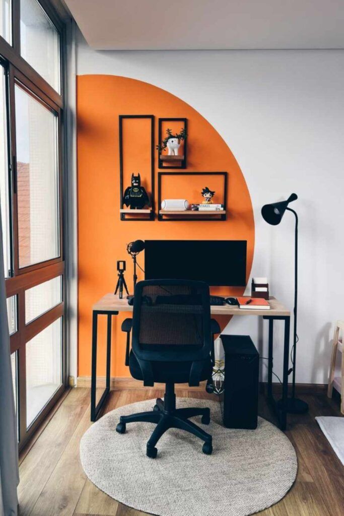 Home office com móveis ergonômicos