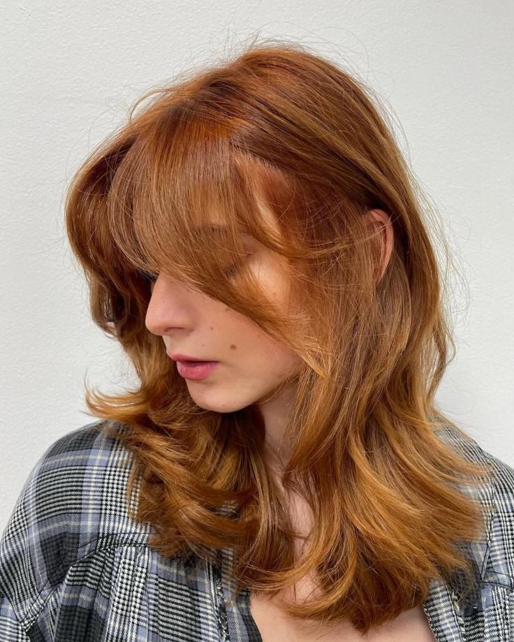 Bob médio com franja: veja 3 inspirações de cortes de cabelo