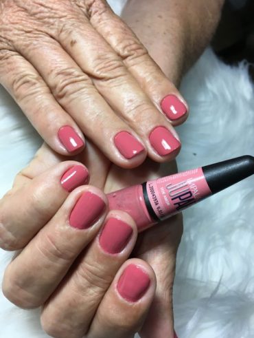 Unhas rosa pastel