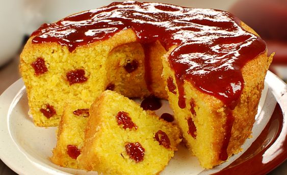Bolo de milho com goiabada