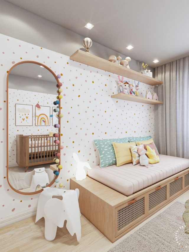 Quarto claro com espelho oval e cama com gavetas