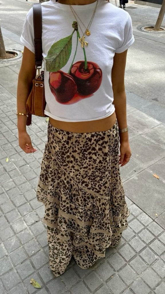 Camiseta com estampa de cereja