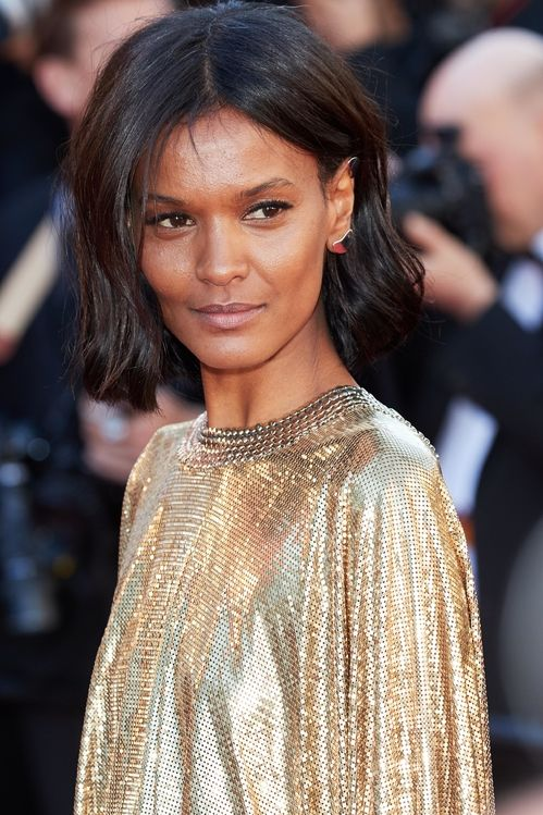 Liya Kebede com cabelo curto e preto