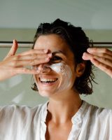 Saiba o melhor passo a passo de skin care