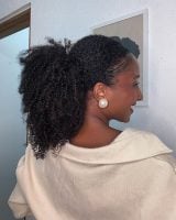 Adriana Suelen com cabelo cacheado e crespo, misto 3C4A