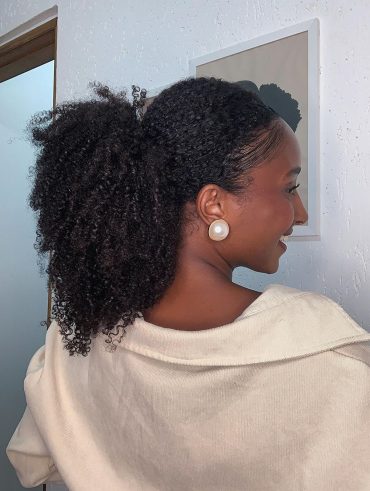 Adriana Suelen com cabelo cacheado e crespo, misto 3C4A