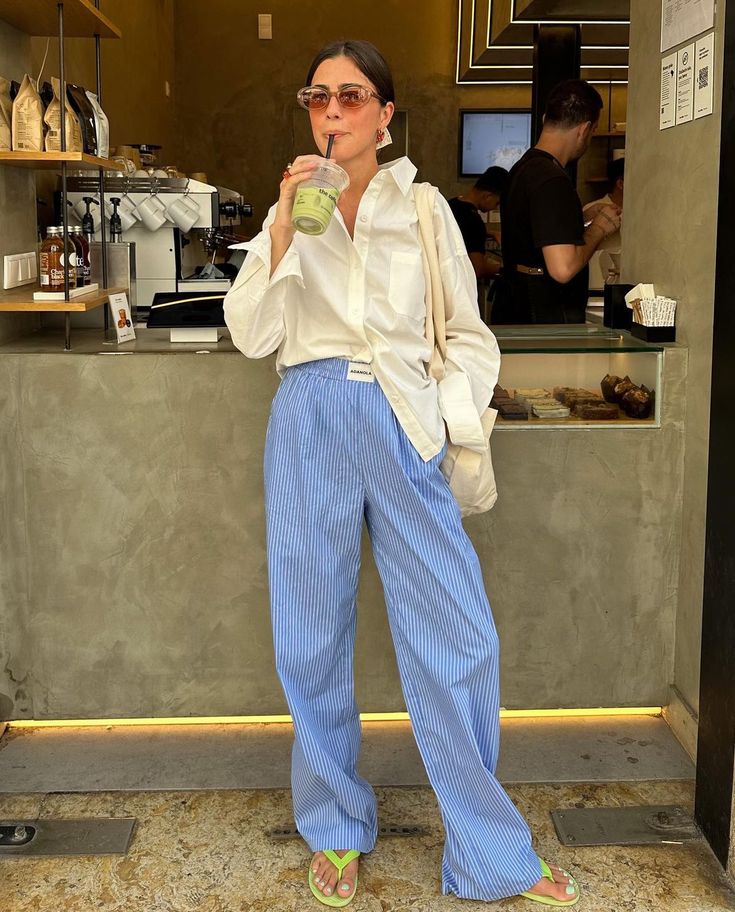 Look com calça listrada