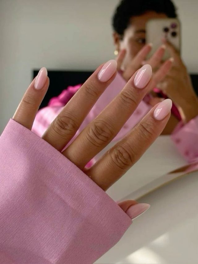 Unhas neutras: 3 cores de esmalte para uma manicure chique
