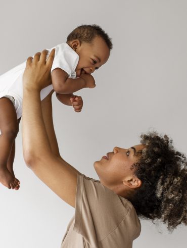 Mãe e filho bebê