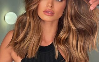 Cabelo morena iluminada com cor caramelo