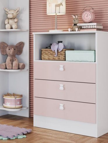 Quarto de criança rosa e branco