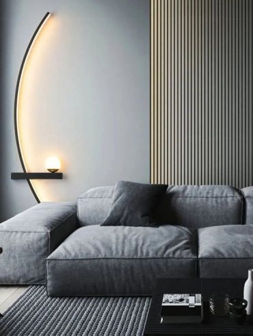 Sala com parede lisa e ripada com luminária em led