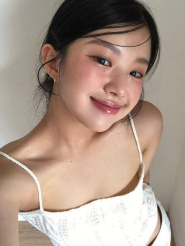 Mulher oriental com Igari makeup