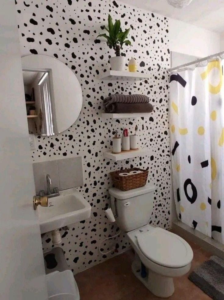 Banheiro com papel de parede em granilite