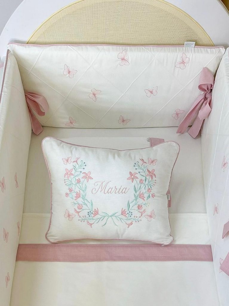 Enxoval personalizado branco e rosé