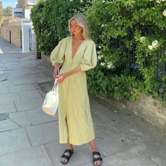 Mulher usando vestido boho