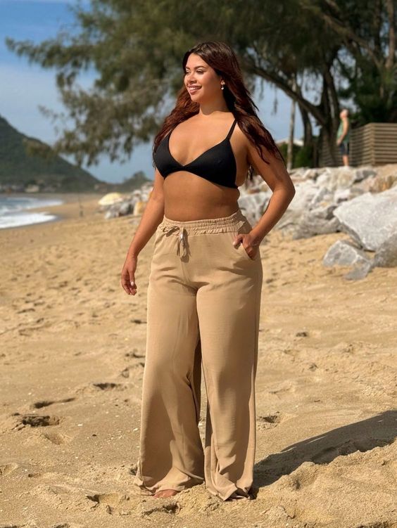 Calça como saída de praia