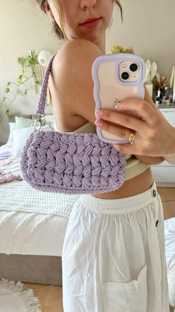 bolsa de crochê lilás