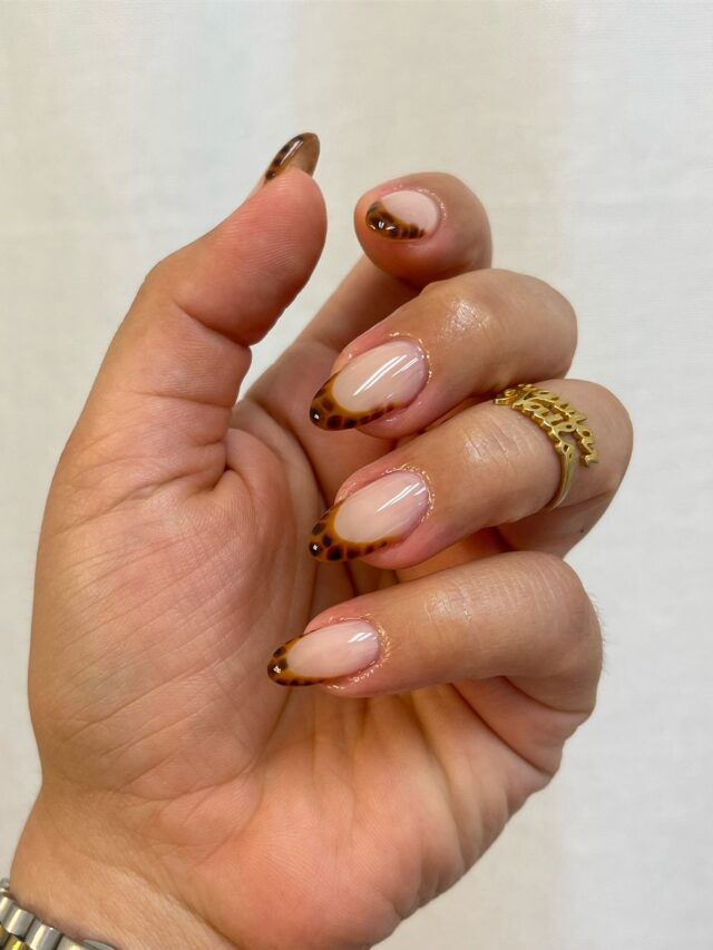 cropped-Francesinha-de-animal-print-scaviar.nails-Like-Magazine-2.jpg