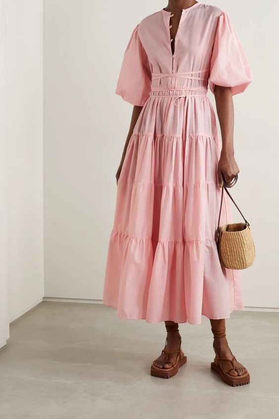 Mulher usando vestido boho