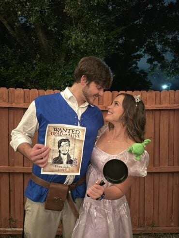 Casal fantasiado de Rapunzel e Flynn Rider