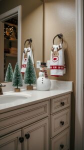 banheiro com decoração de natal