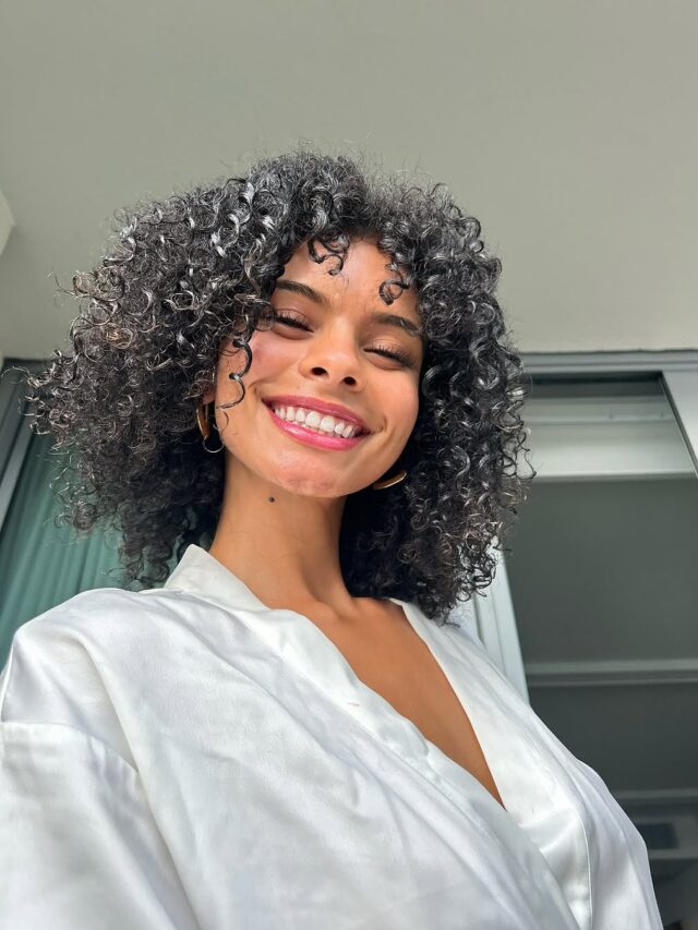 cropped-Cabelo-curto-e-cacheado-e-tendencia-ally.renee1-Like-Magazine.jpg