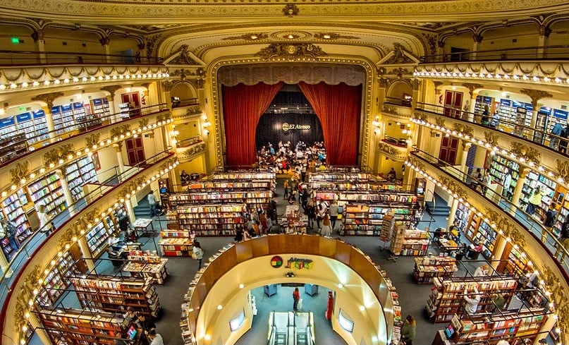 Livraria com vários andares