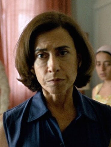 Fernanda Torres em Ainda Estou Aqui concorrendo ao Globo de Ouro e ao Oscar 2025
