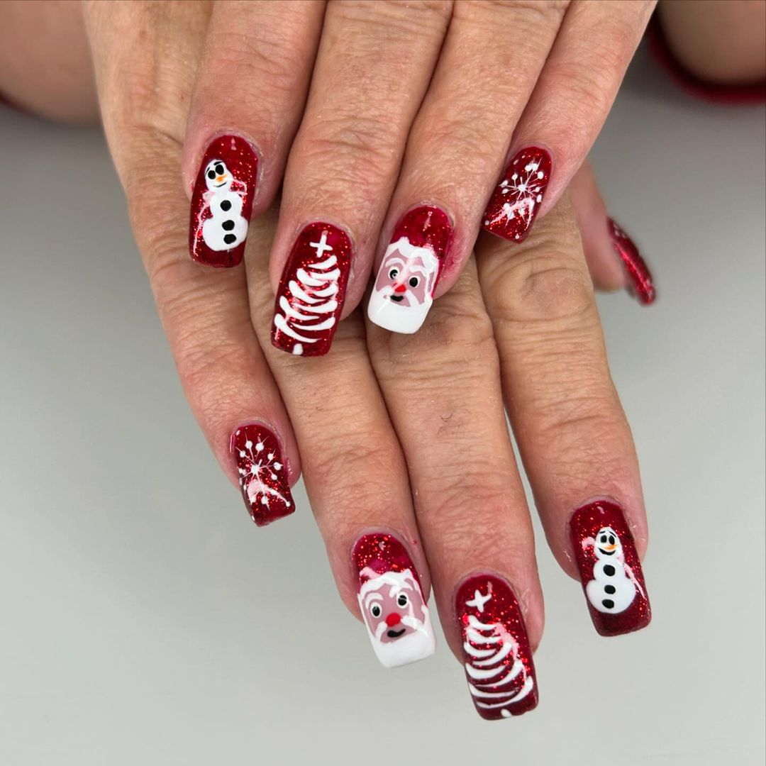 Inspire-se nestas 15 ideias elegantes e lindas de unhas de Natal