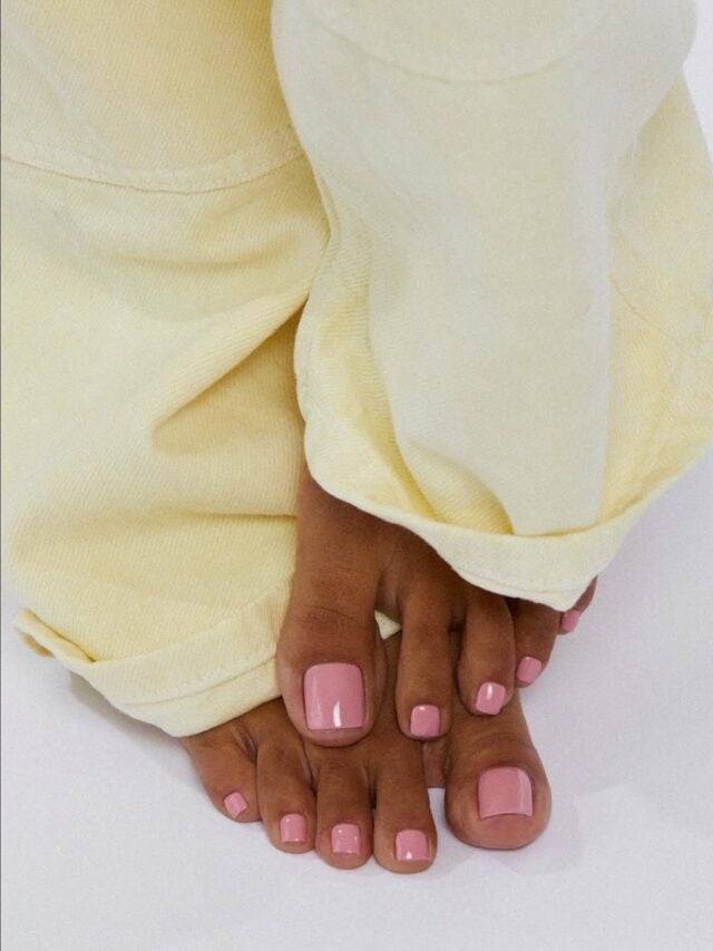 cropped-Unha-rosa-no-pe-colordept-Like-Magazine.jpg