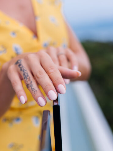 Cuidado com as unhas na praia