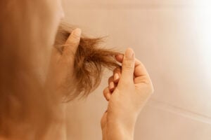 Cuidados com o cabelo para evitar pontas duplas