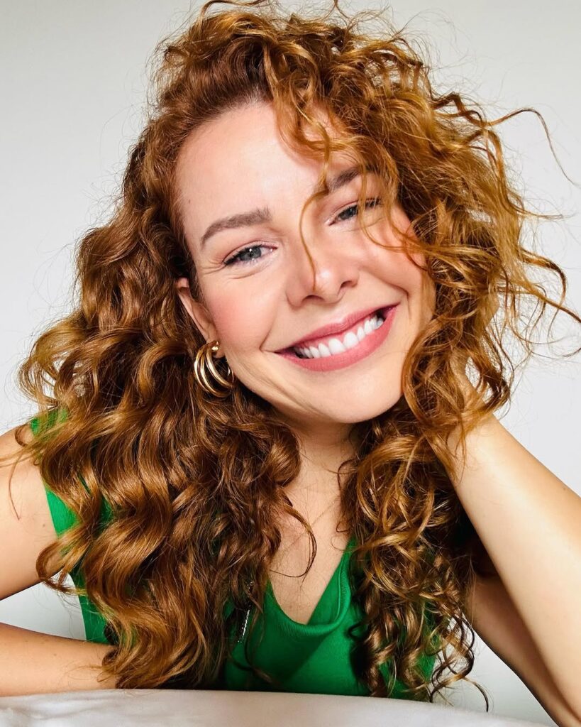 Fernanda Souza com franja