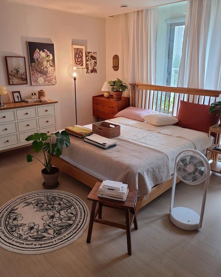 Quarto na paleta de tons marrom Mocha Mousse