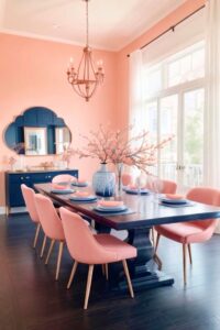 Sala de jantar em azul-marinho e rosa