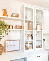 Cozinha modulada com cristaleira