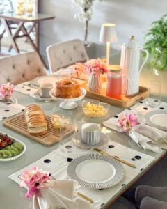 Mesa posta para o Dia das Mães