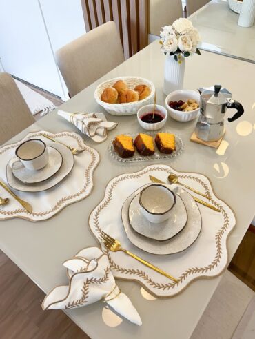 Mesa posta de café da manhã