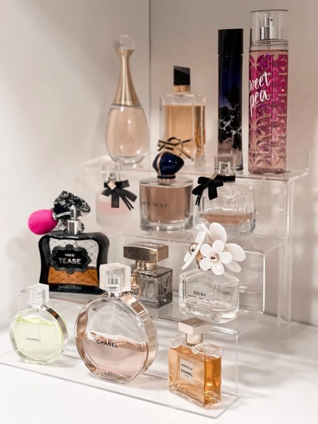 Suporte de acrícilo transparente com prateleiras para perfumes