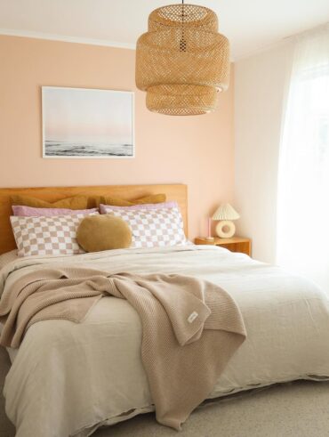 Inspiração de quarto na cor Peach Fuzz e rosa