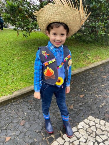 Look de São João Para Menino