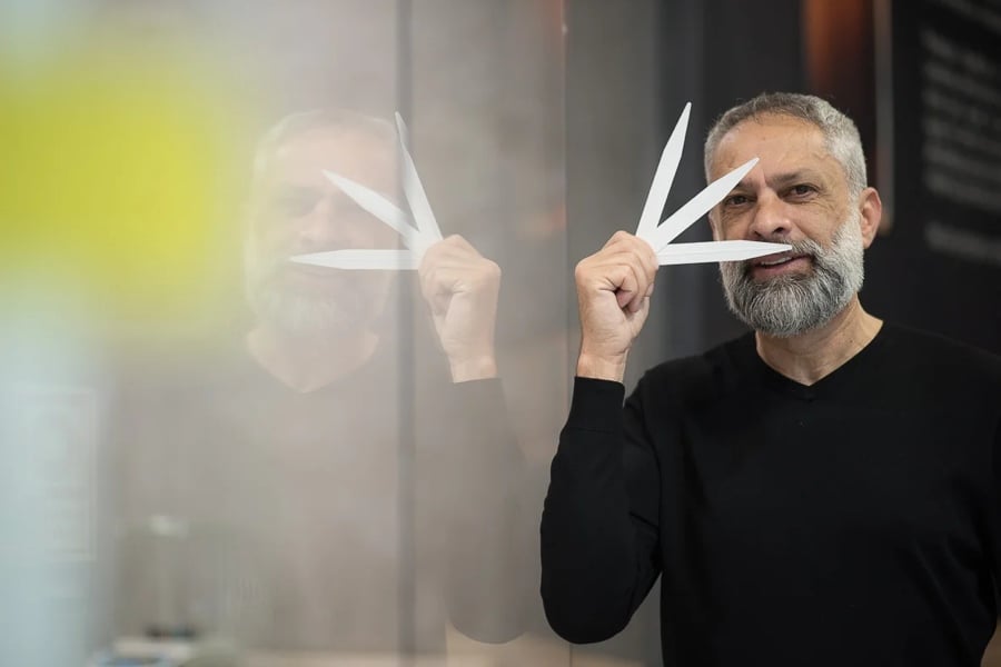 Cesar Veiga é perfumista do Grupo Boticário