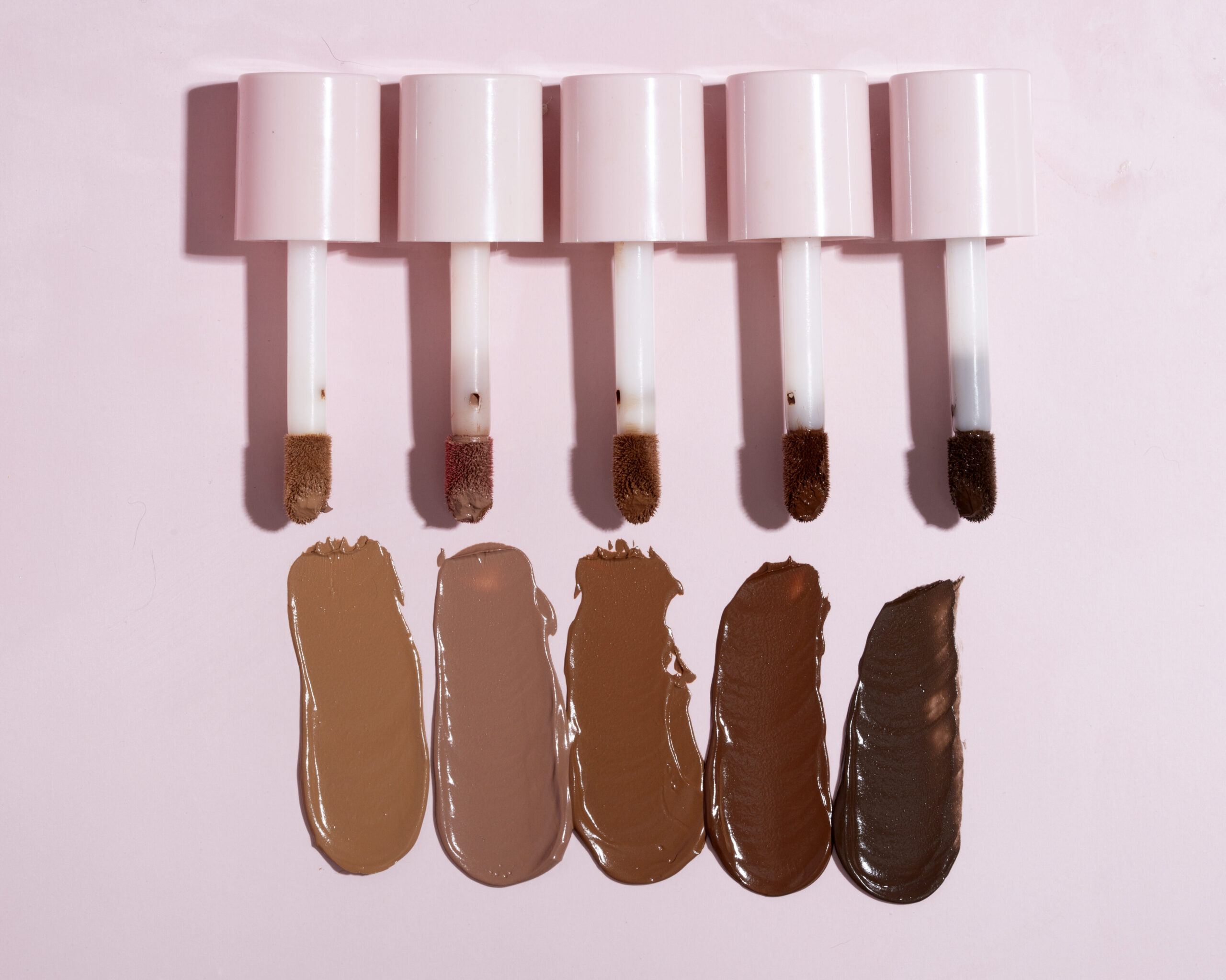 Embalagens dos contornos líquidos da Nina Makeup