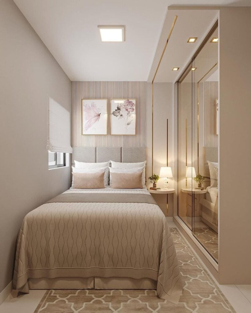 Quarto de casal aconchegante em tom claro