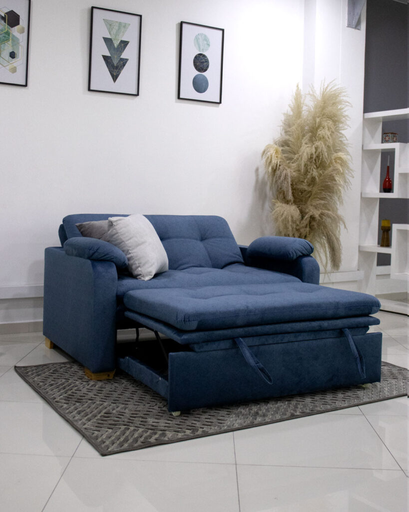 Sofá-cama em veludo azul aberto