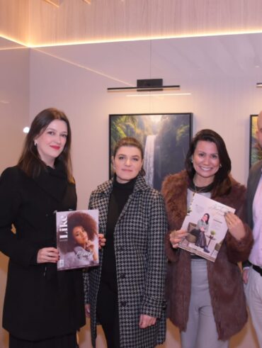 Luana Rodrigues, Rafaela Dienstmann, Aline Toniolo e Lucas Boniatti no lançamento da revista Like Magazine