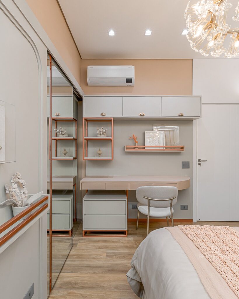 Quarto feminino em tons de cinza e rosa