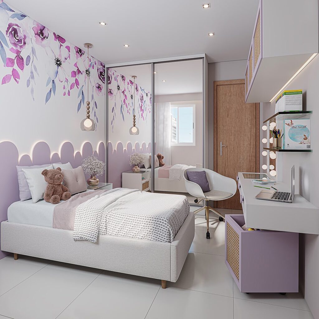 Guarda-roupa com portas espelhadas, cabeceira modular com led e papel de parede floral