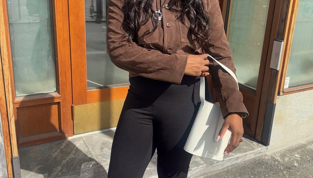 Look com calça capri e sapatilha feminina